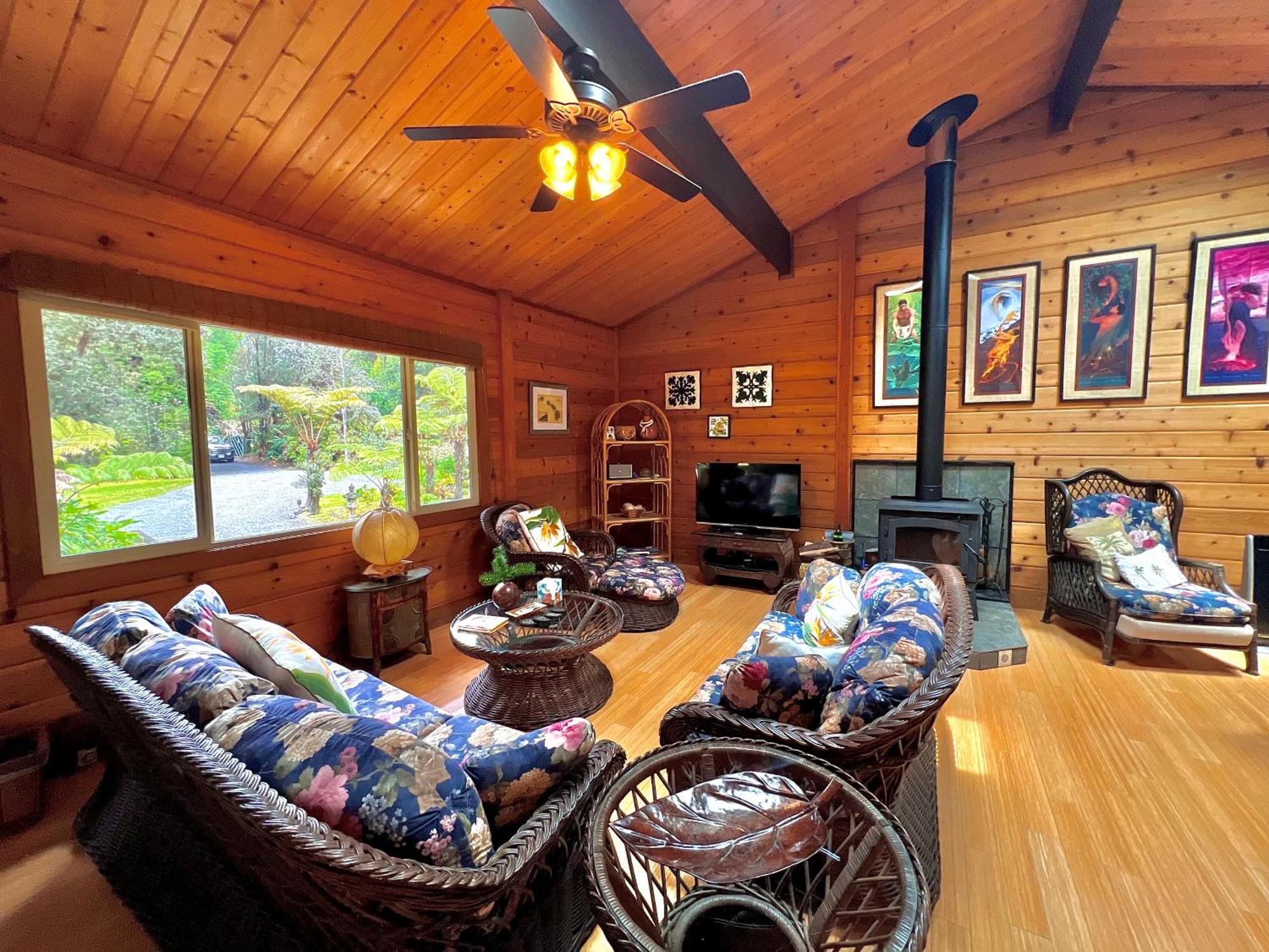 Hideaway Cabin As Seen On Hgtv * Volcano